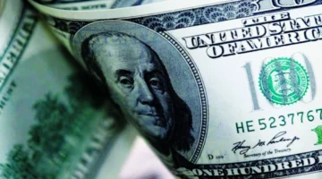 استقرار الدولار يركز الانتباه على تحركات أسعار الفائدة